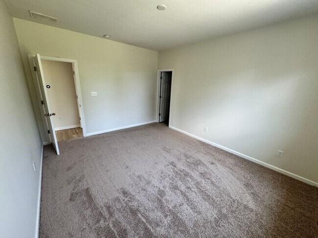 Building Photo - 2427 Sheek Rd