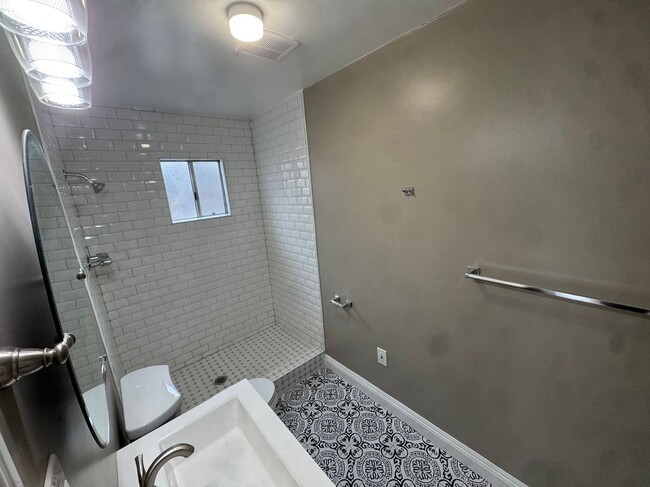Building Photo - 111 W Forhan St