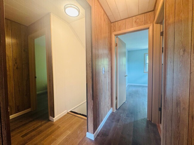 Building Photo - 201 Eastland Rd