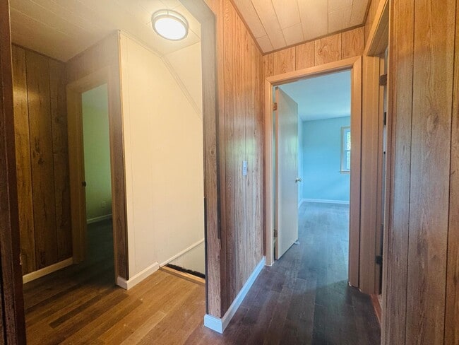 Building Photo - 201 Eastland Rd