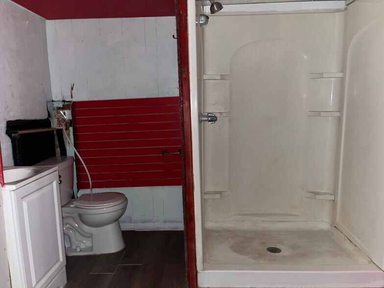 Building Photo - 926 Diamond Park