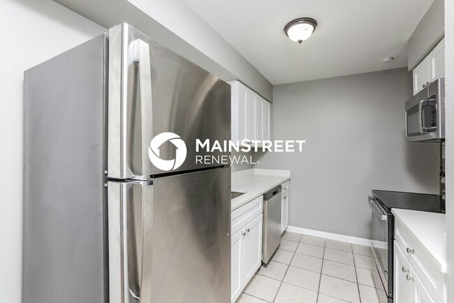Building Photo - 3 Bedroom Pet-Friendly Home in ORLANDO, FL with Main Street Renewal