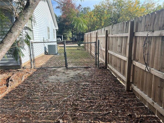 Building Photo - 303 Timber Ridge Dr