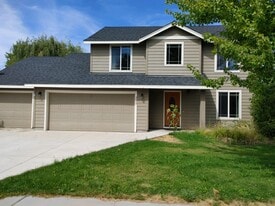 Building Photo - 2055 NW Kingwood Ave