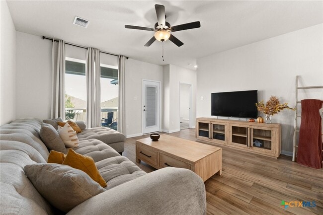 Building Photo - 259 Great Hills Dr