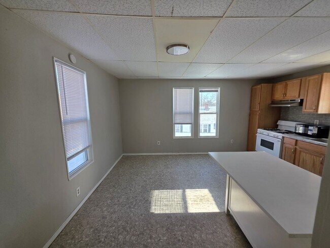 Building Photo - 308 E Clark St