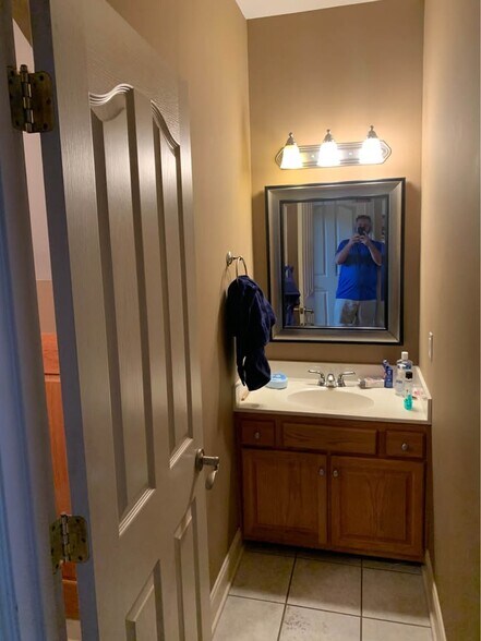 Half Bath - 93 E Saddlebrook Dr