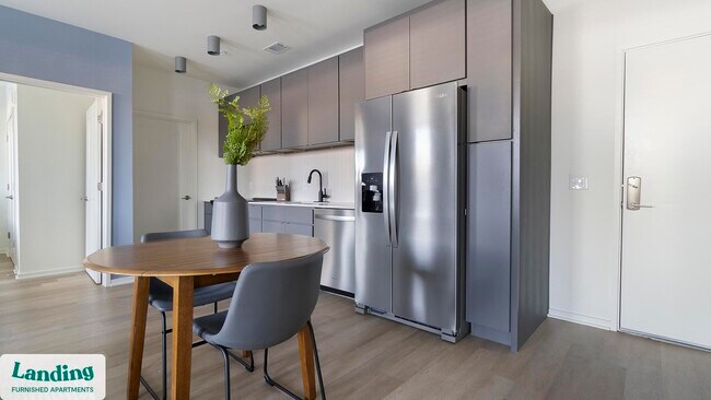 Building Photo - 815 Madison St