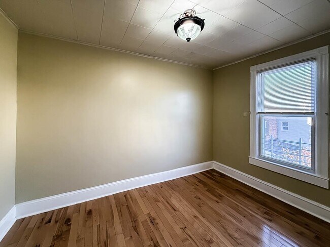 Building Photo - 90 Carlton Ave