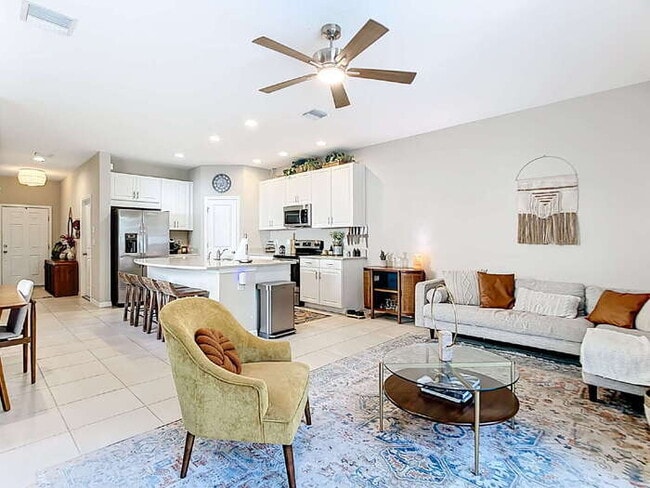 Building Photo - 10525 Oakside Dr