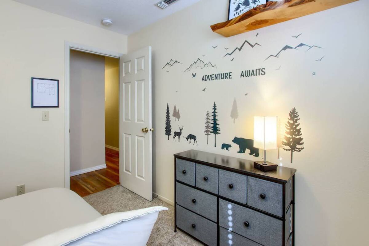 Building Photo - 2410 Coachman Rd