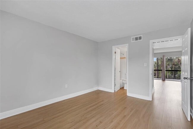 Building Photo - 596 Orange Dr