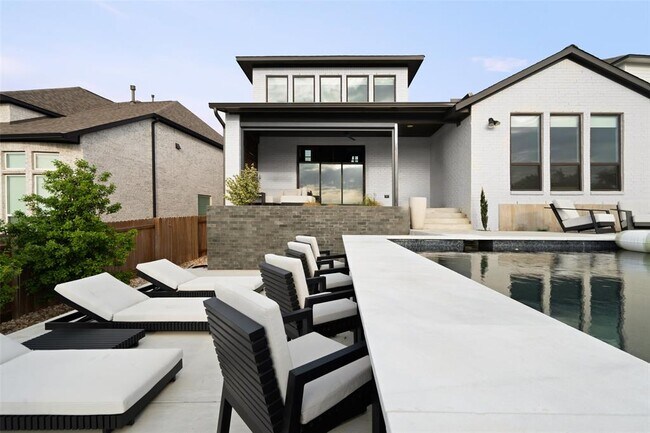 Building Photo - 6517 Empresa Dr