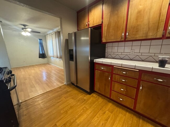 Building Photo - 3 Bedroom, 2 Bath, 2 car garage