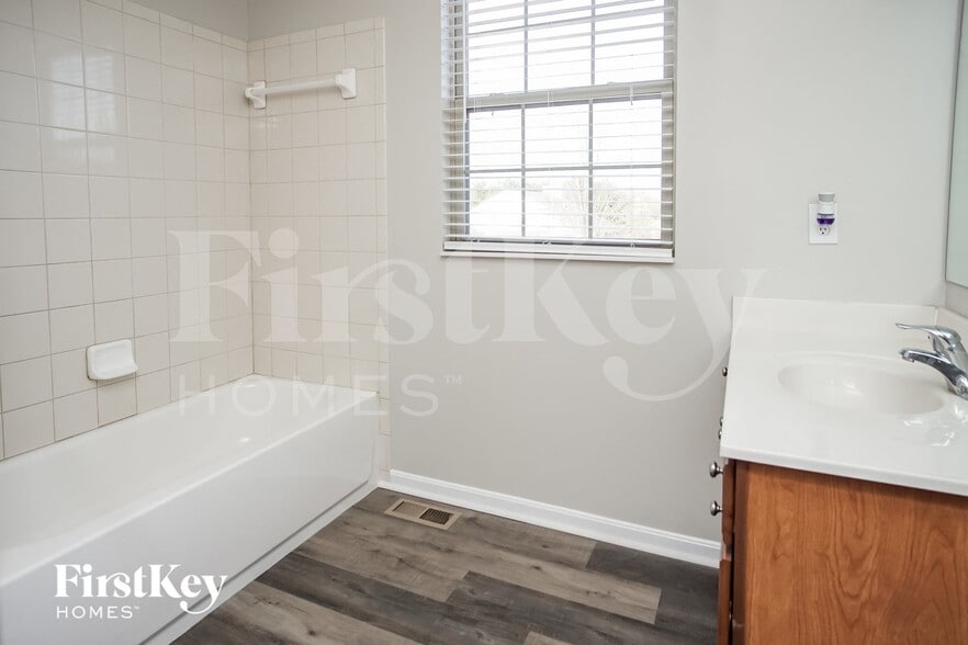 Building Photo - 7398 Haverhill Ln