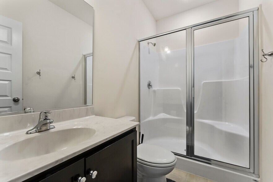 1st Floor full Bath - 10410 Perennial Dr