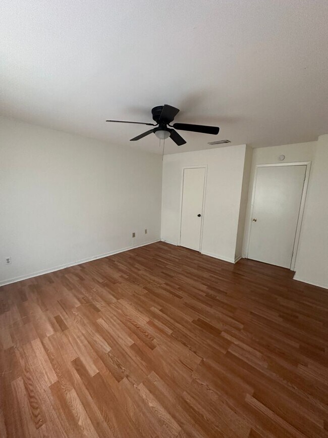 Building Photo - 3804 Charolais Dr