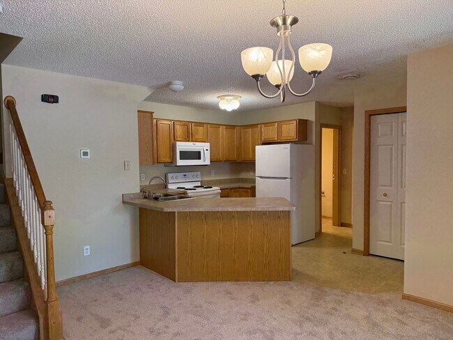 Building Photo - Easy Living On Gettysburg Way