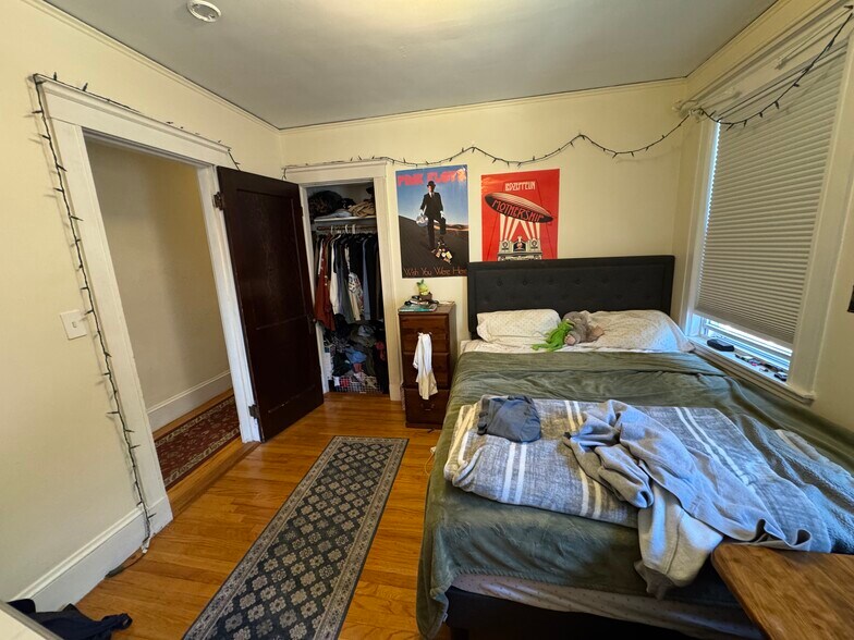 Building Photo - 8 Mapleton St