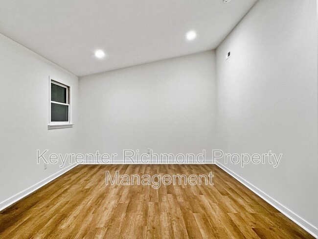 Building Photo - 2112 Autumn Oaks Ln