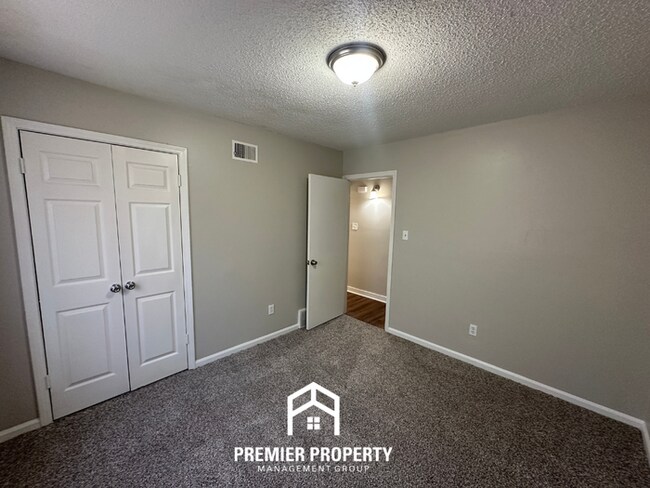 Building Photo - 6577 Beaverlodge Dr