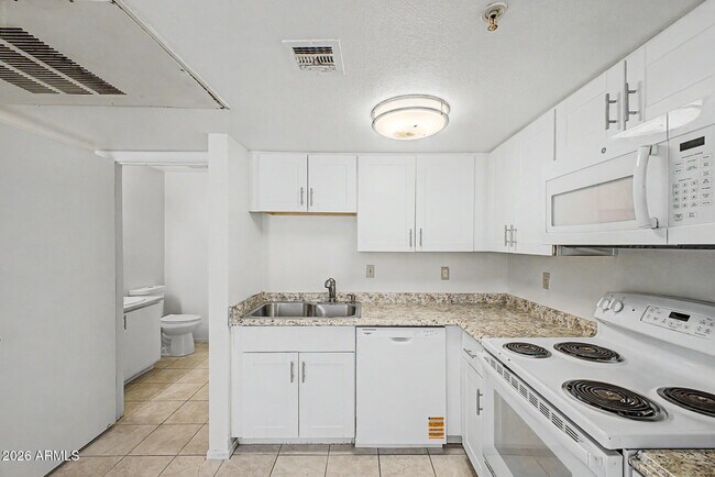 Building Photo - 16033 N 25th St