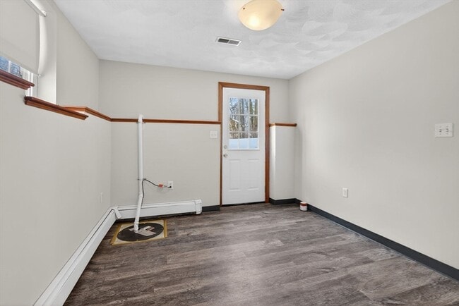 Building Photo - 23 Cady St