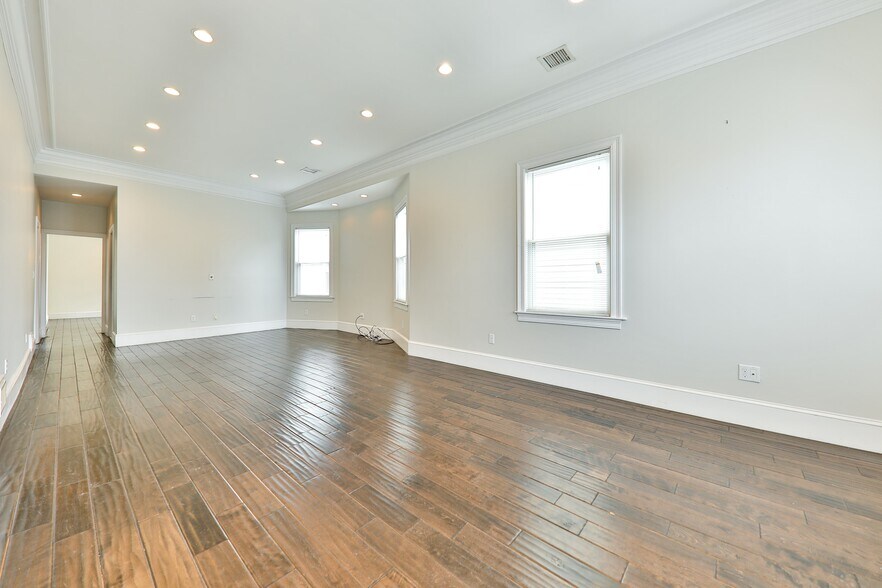 Building Photo - 9 Bellflower St