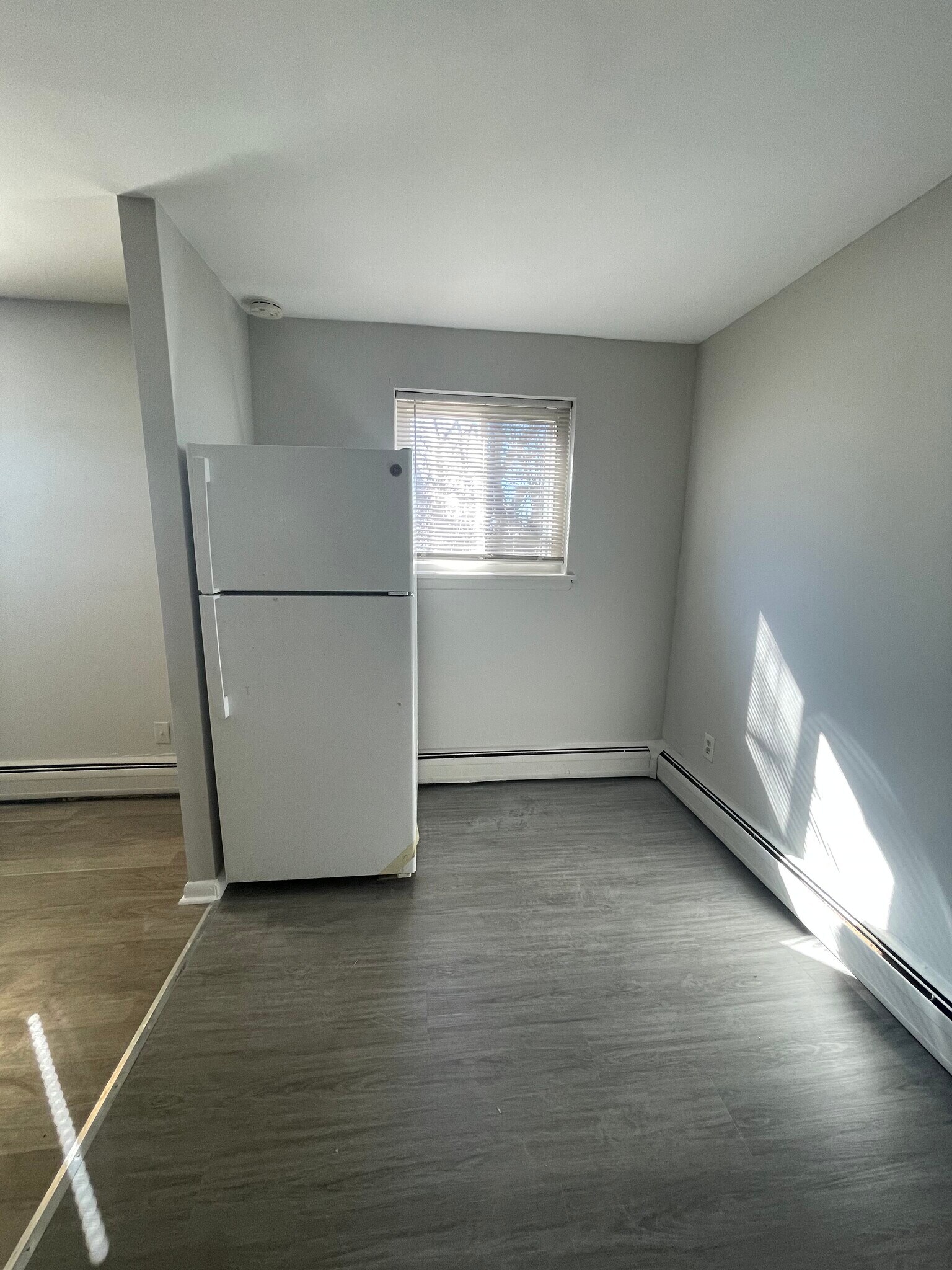 Building Photo - 4818 Unruh Ave