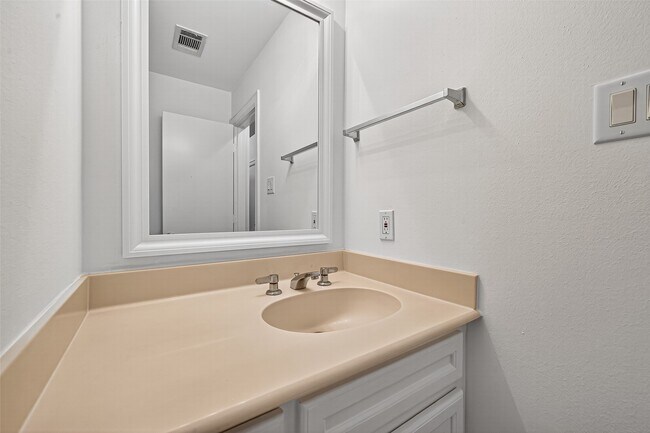 Building Photo - 2710 Hullsmith Dr