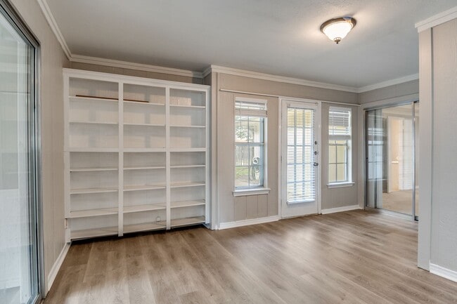 Building Photo - Gorgeous Hidden Treasure in Garland