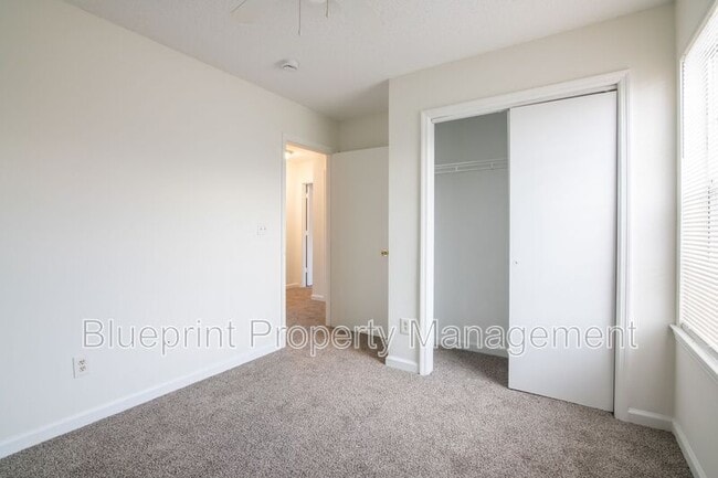 Building Photo - 1722 6th Pl Cir NW