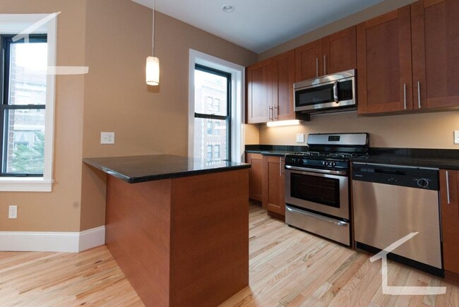 Building Photo - Unique Don't miss apartment
