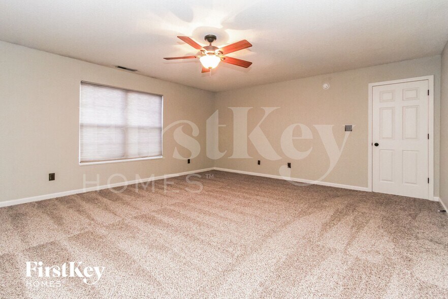 Building Photo - 1164 Chestnut Ln