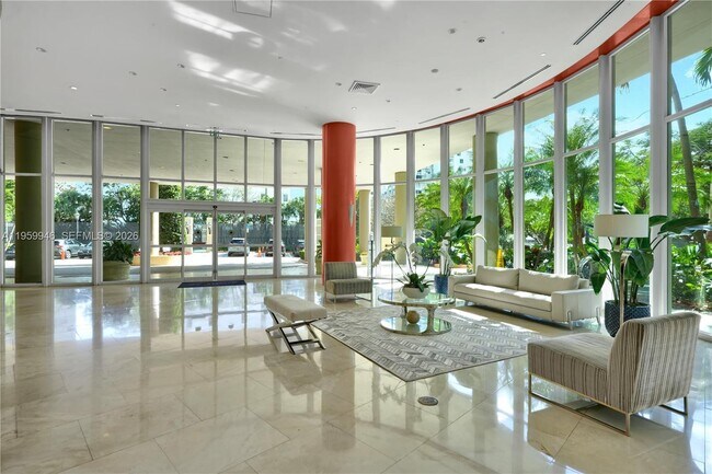 Building Photo - 2475 Brickell Ave