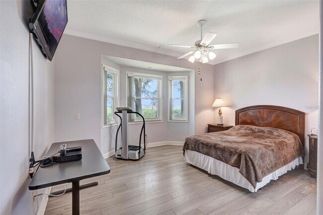Building Photo - 2500 Castle Pines St