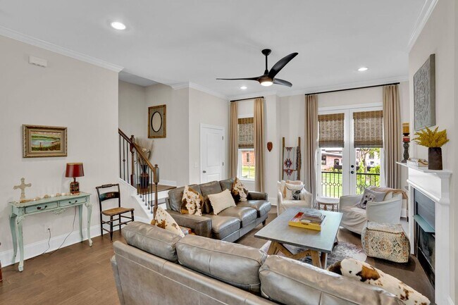 Building Photo - Bull Street District 3 Bedroom 3.5 Bath