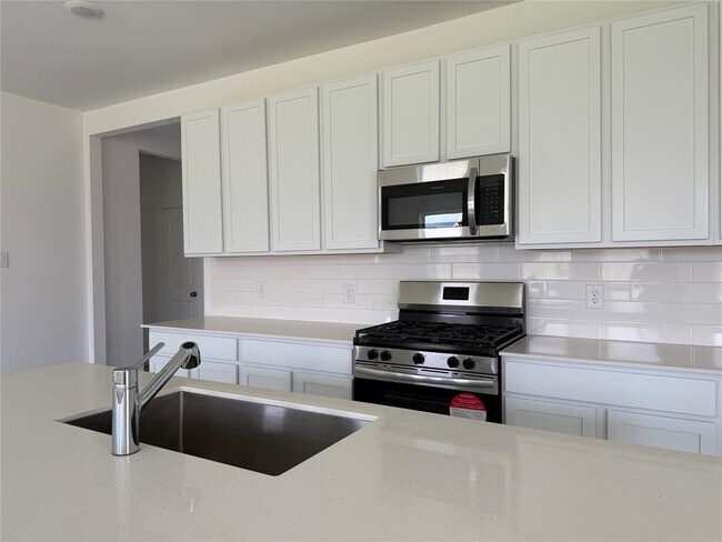 Building Photo - 28502 Great Saddle Trl