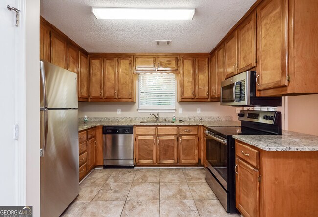 Building Photo - 1686 Salem Mill Ct SE