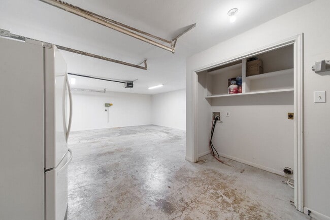 Building Photo - Experience the Golf Course Lifestyle in Panorama Village Enjoy the best of community living in th...