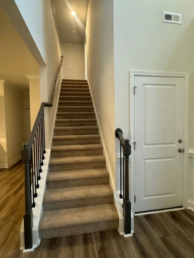 Building Photo - 7870 Iron Rd