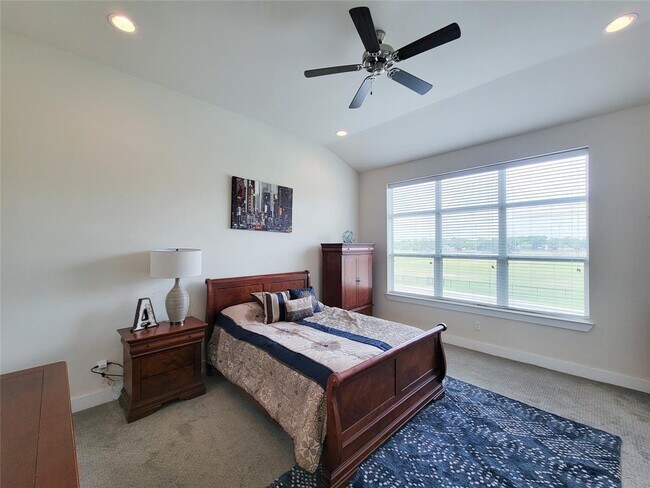 Building Photo - 1842 Parana Dr