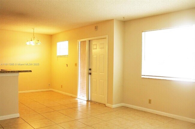 Building Photo - 11462 NW 43rd St