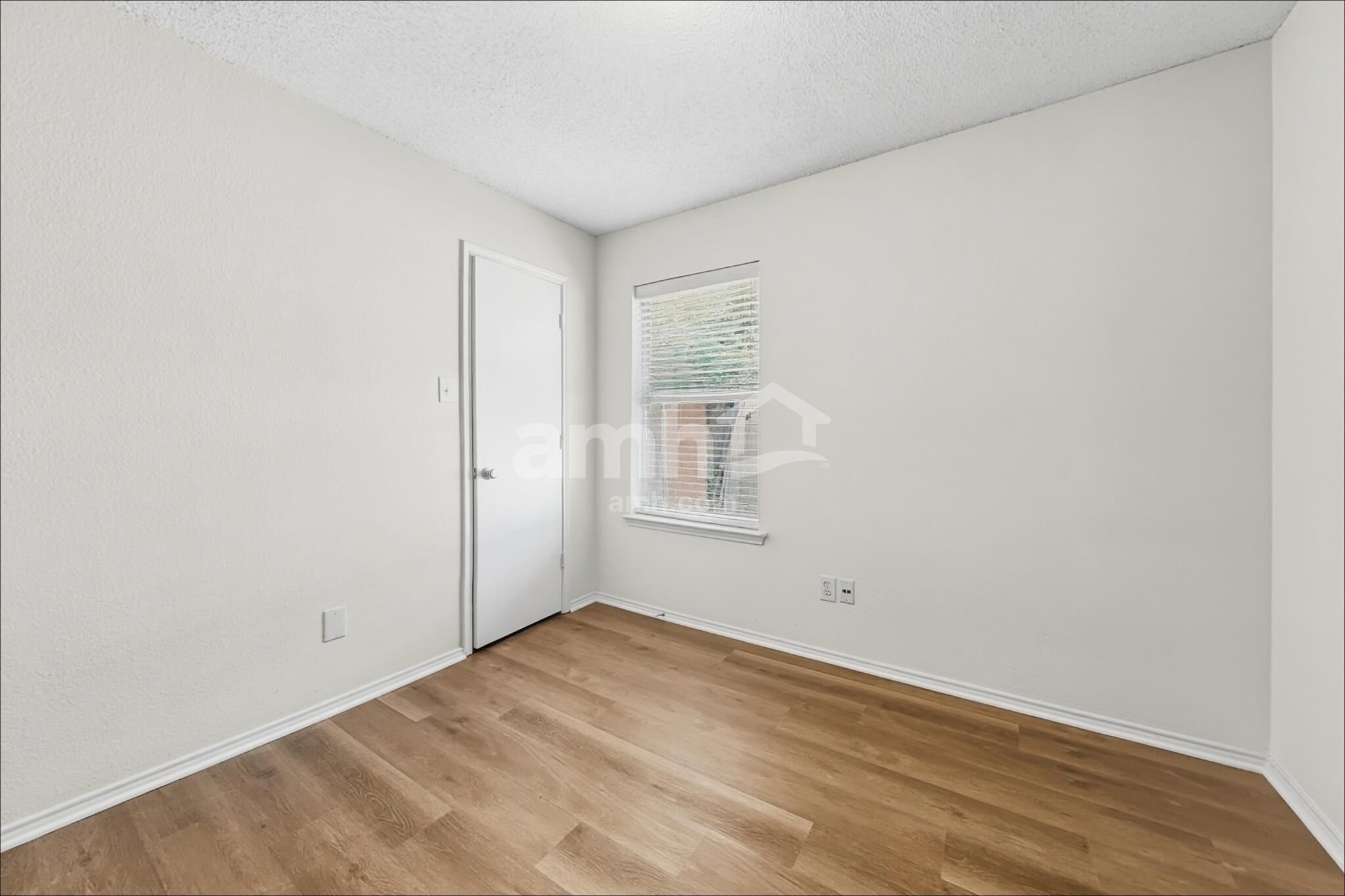 Building Photo - 413 Bretts Way