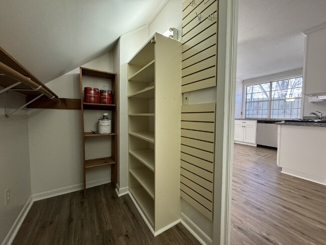 Building Photo - Effortless living at its finest in Conroe....