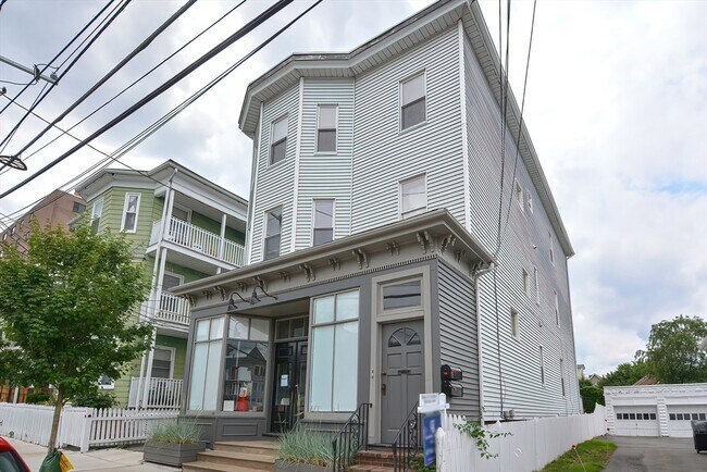 Building Photo - 108 Beacon St