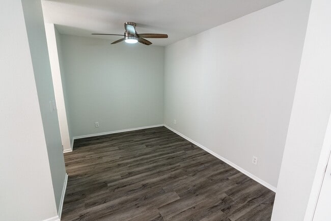 Interior Photo - 314 South Manhattan Place