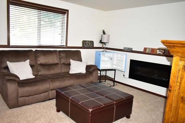 Building Photo - 4737 35th Ave S