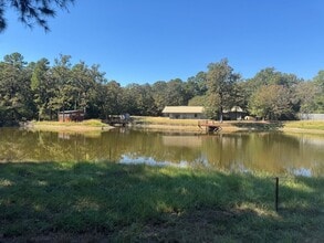 Building Photo - Getaway in the woods - Winnsboro