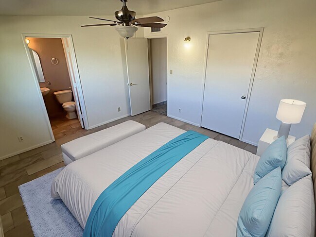 Building Photo - Great central location on cul-de-sac